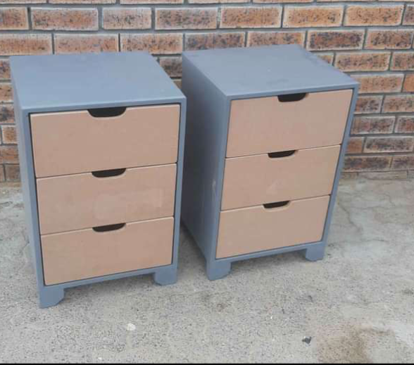 3 drawer pedestal - Ultra Furnitures